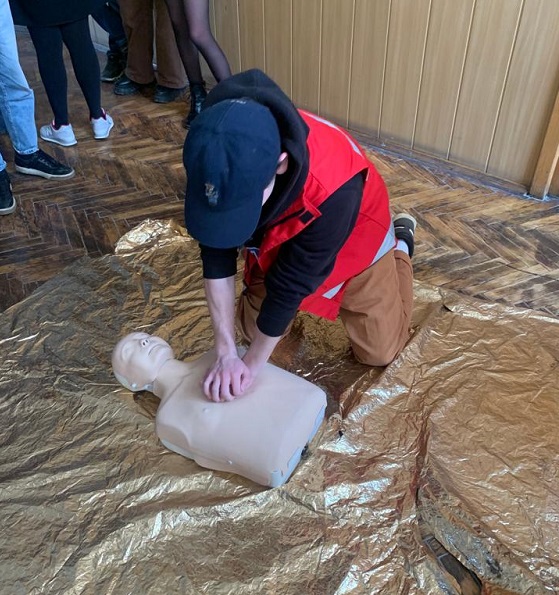 «Учим людей спасать людей!» –  специалисты Российского Красного Креста пришли к студентам