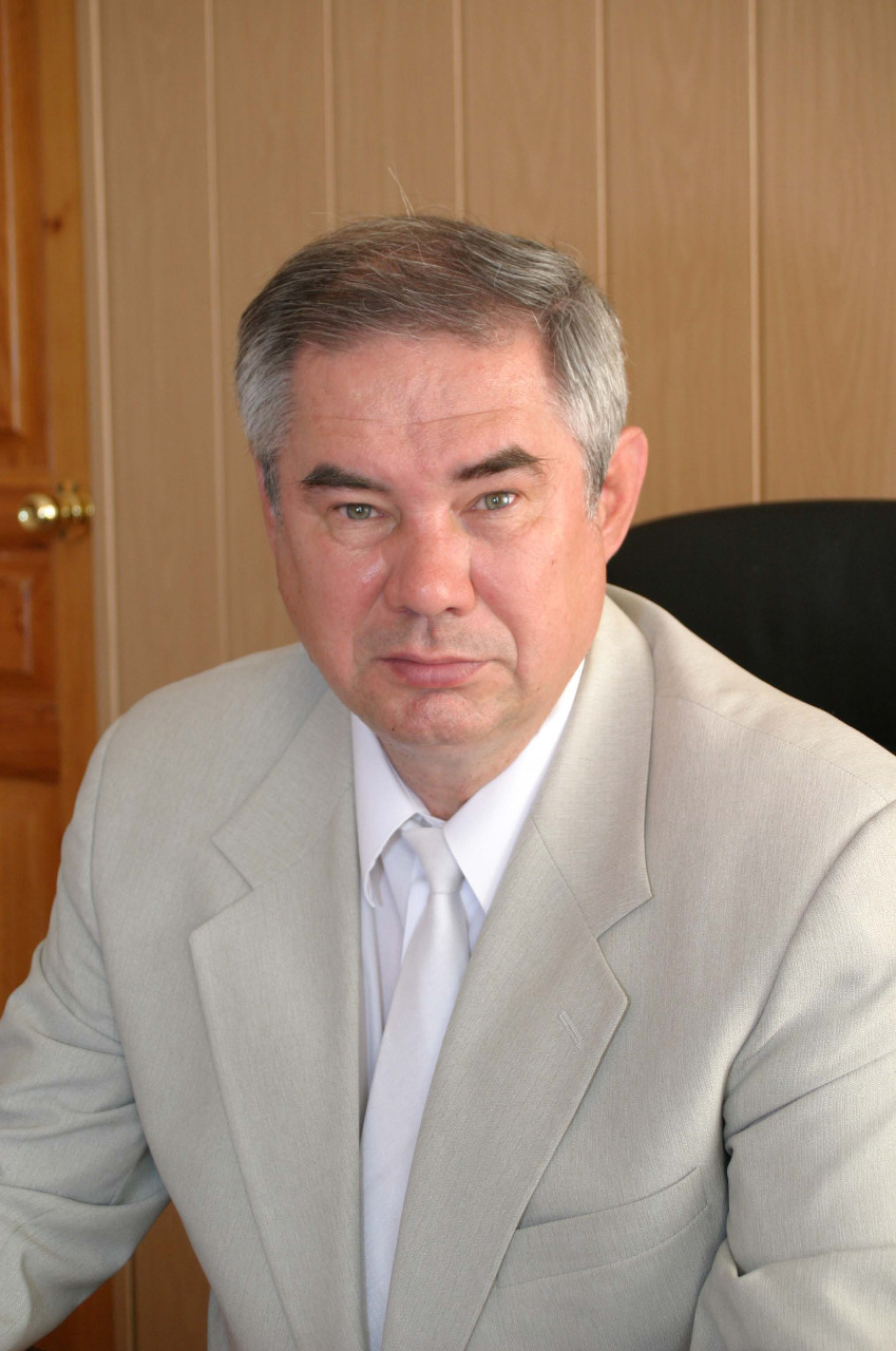 Доцент Ишимбайского филиала удостоен звания «Заслуженный изобретатель РФ»